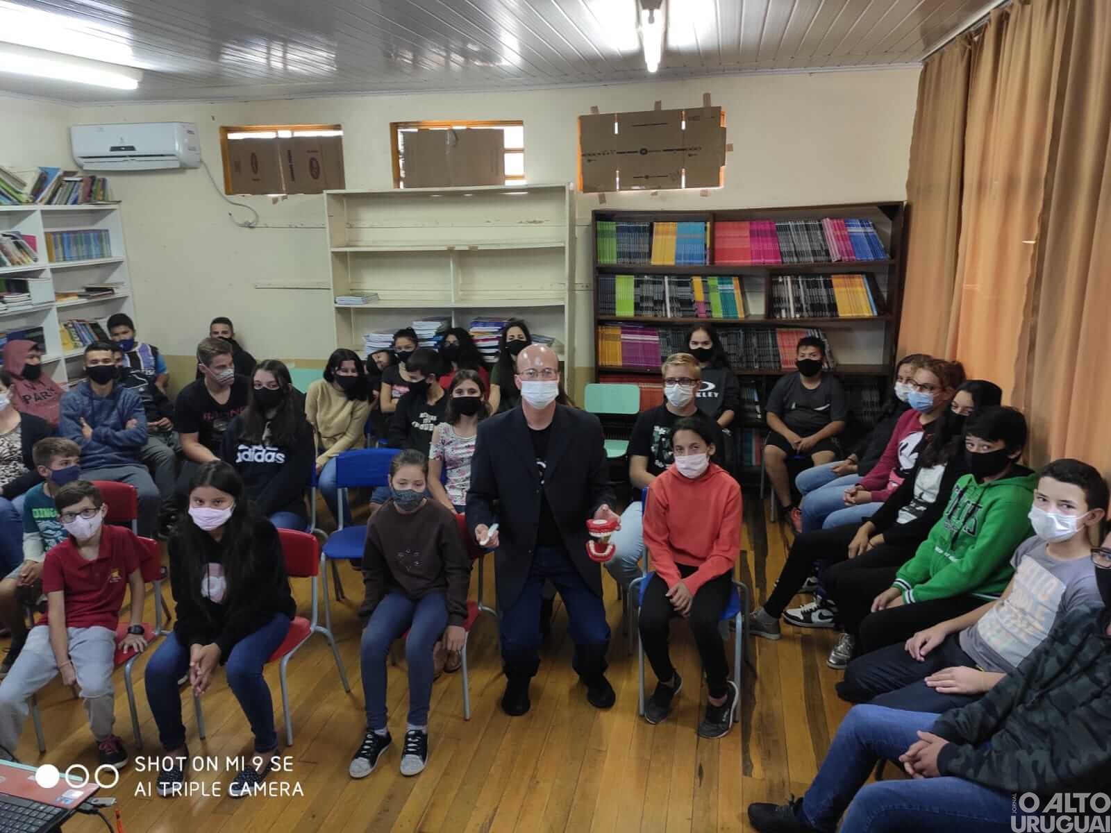 Vista Alegre: alunos participam de atividades alusivas ao Dia da Escola