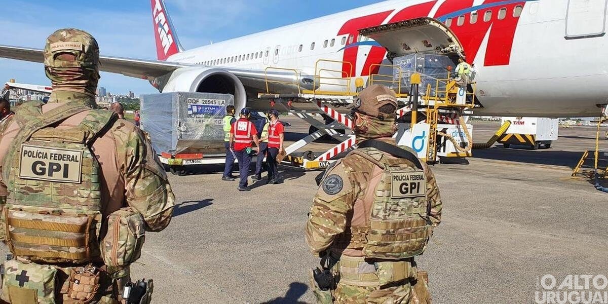 RS recebe novo lote com mais de 300 mil doses de vacinas