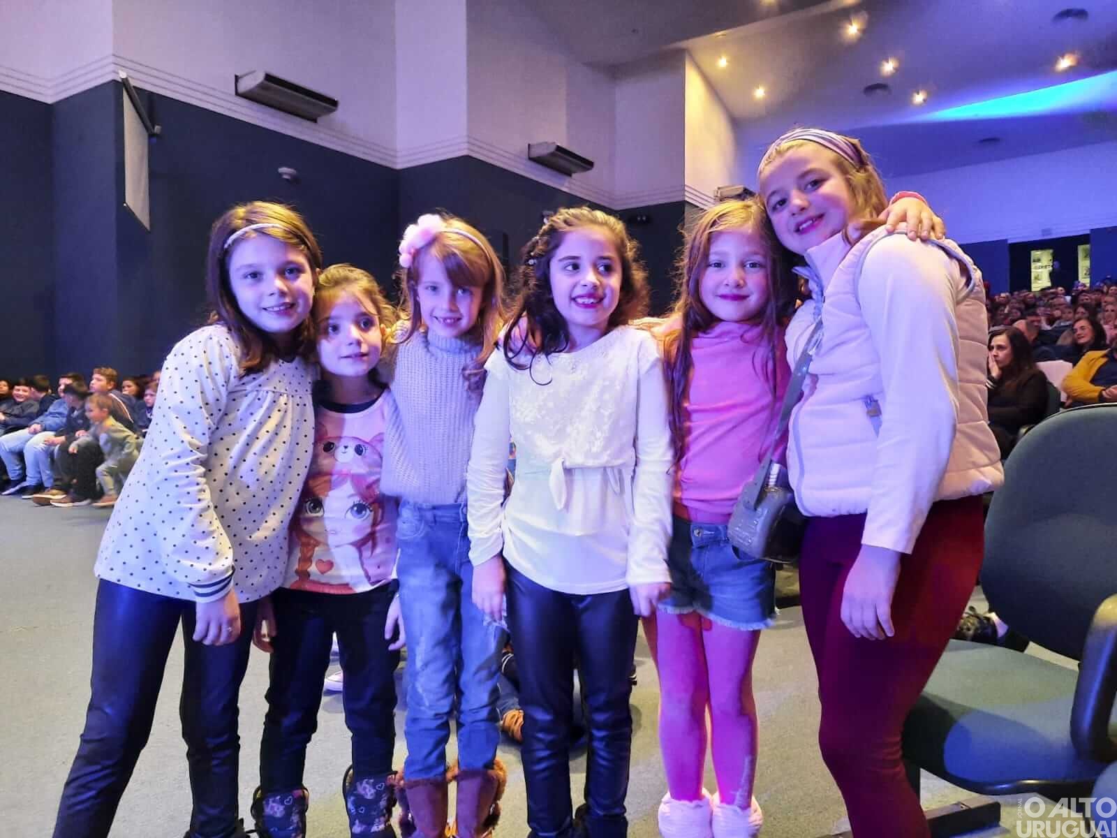 Escola Afonso Pena promove peça teatral comemorativa aos seus 60 anos