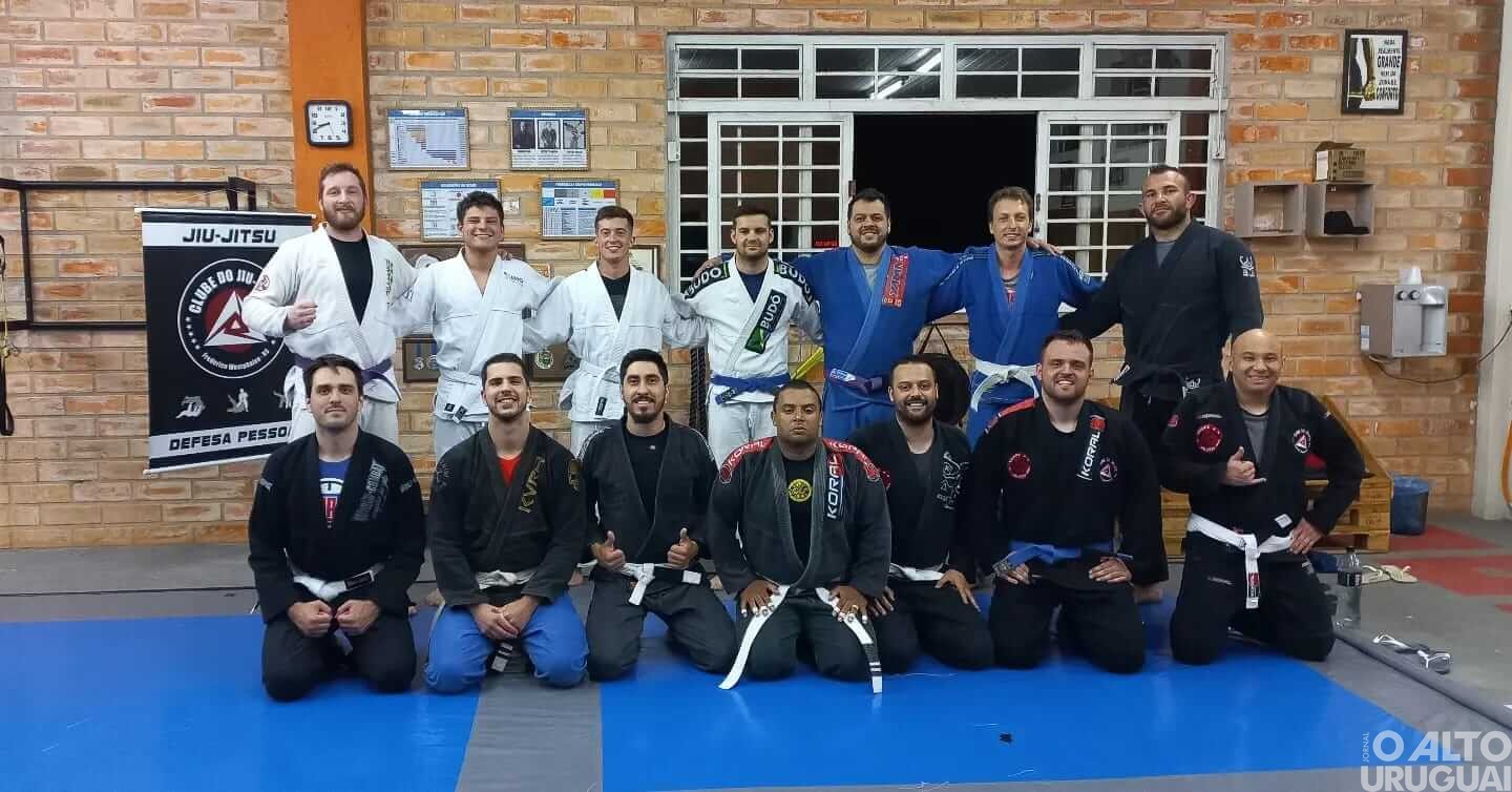 Clube do Jiu-jitsu FW realiza seminário de graduação em Três Passos