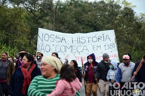 Indígenas voltam a bloquear a BR-386 em Iraí