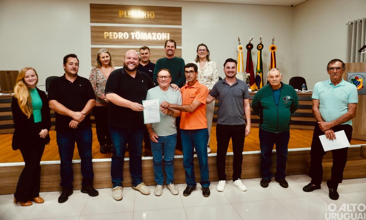 Câmara de Vereadores de Rodeio Bonito presta homenagem a membros de conselhos municipais
