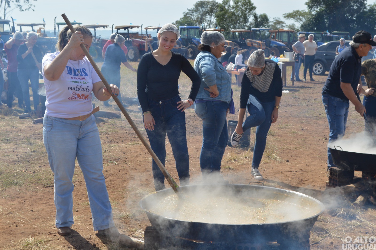 Almoço popular e corte do bolo marcam os 57 anos de Palmitinho
