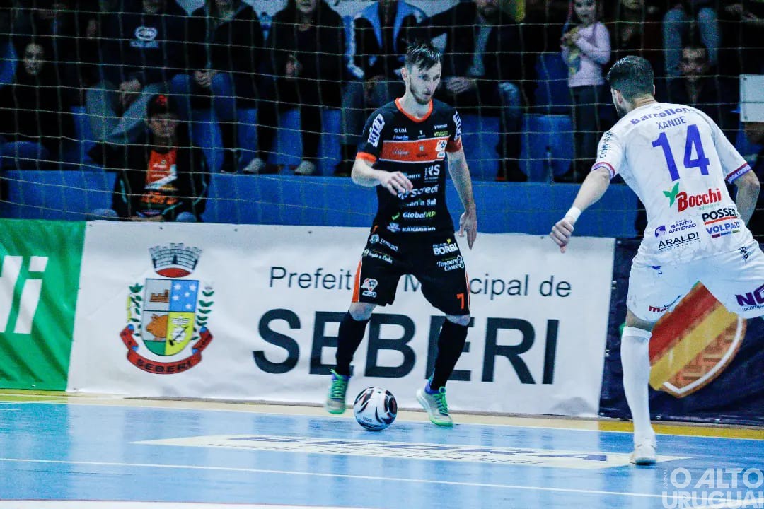 Afucs sai na frente, mas toma virada e perde na estreia do Gauchão