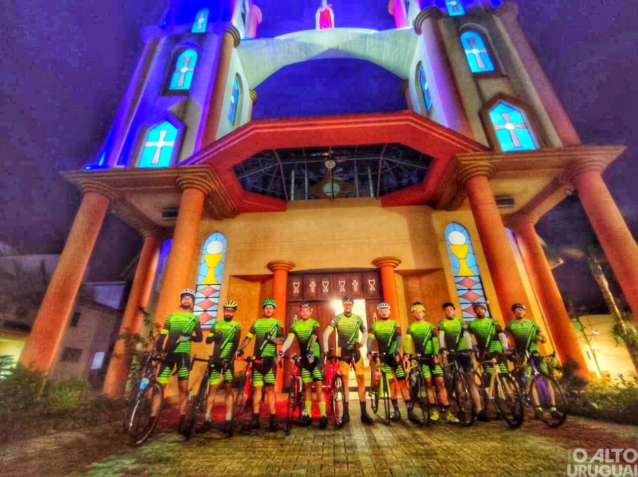 Grupo de ciclistas de Palmitinho parte rumo ao litoral gaúcho