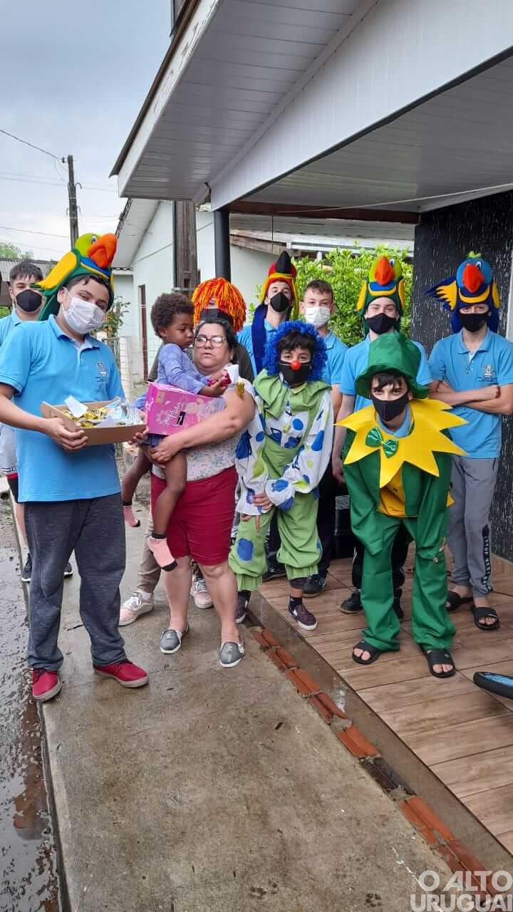 Vereadores mirins promovem ação solidária em Pinhal