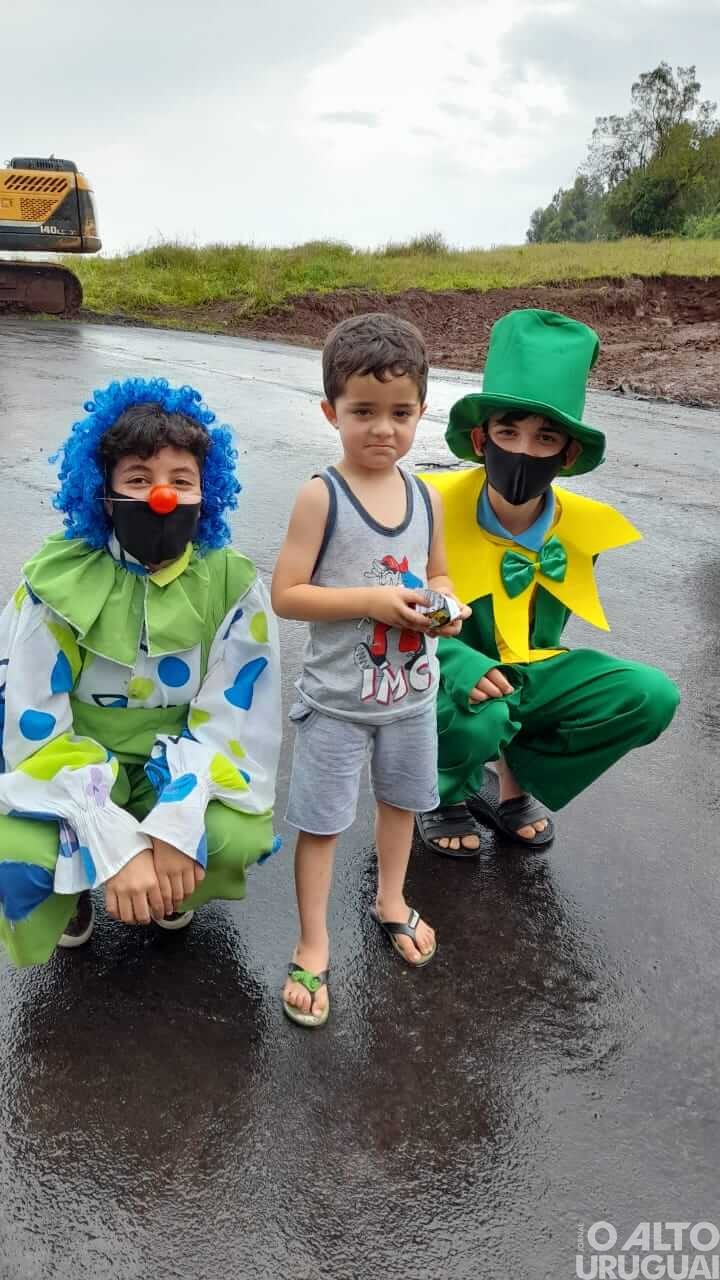 Vereadores mirins promovem ação solidária em Pinhal