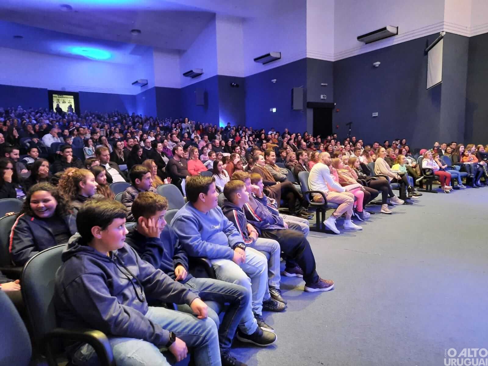 Escola Afonso Pena promove peça teatral comemorativa aos seus 60 anos