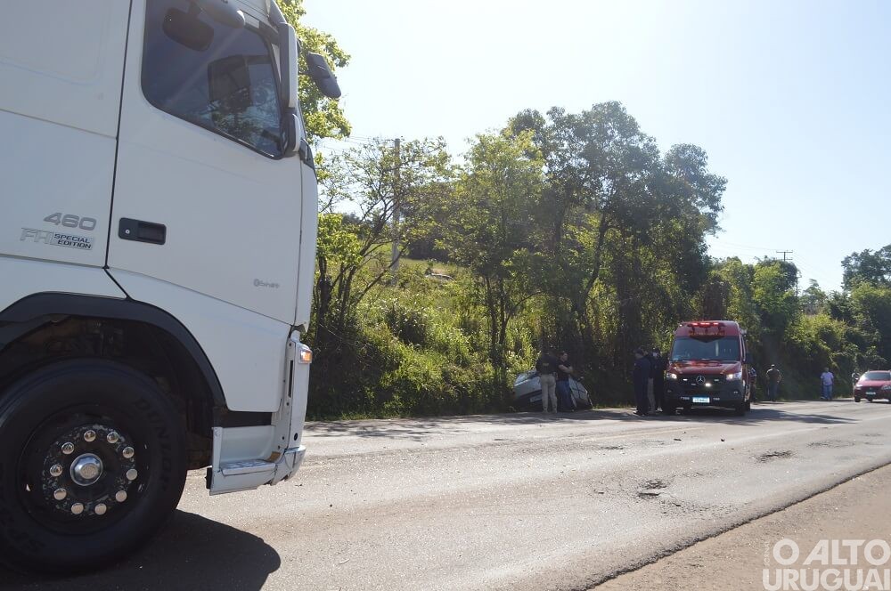 Colisão entre caminhão e carro resulta em óbito na BR-386 em FW