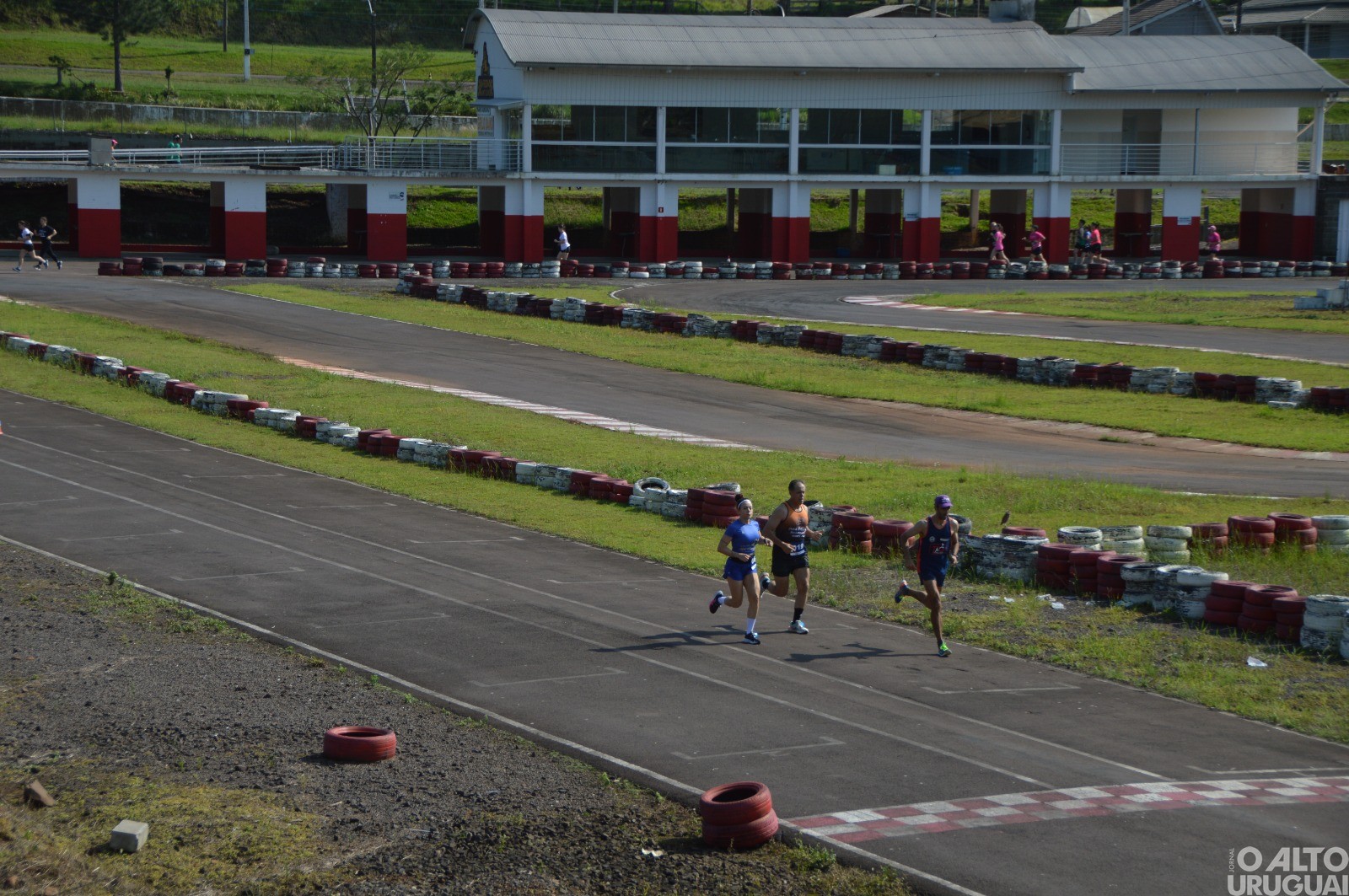 Rústica da Longevidade/Outubro Rosa reúne atletas de toda a região em FW