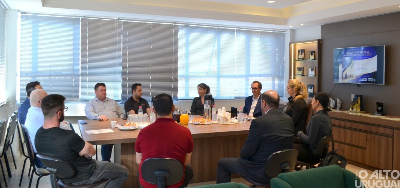 Empresário do Ano: indicados ao prêmio recebem certificados