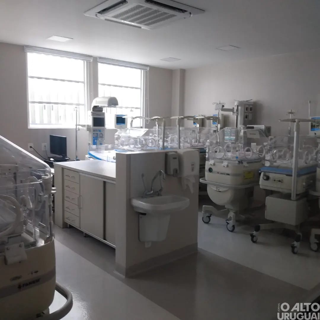 AUNP realiza visita na sede da UFSM e no HUSM