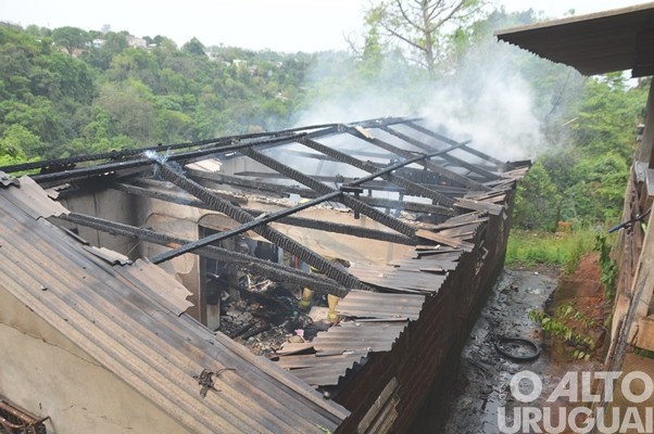 FW: Bombeiros atendem mais um incêndio em residência