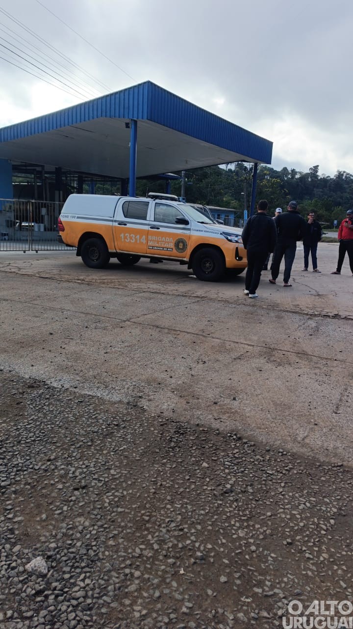 Indígenas bloqueiam rodovias na região