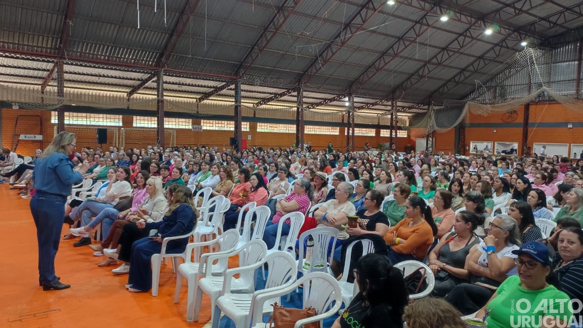 Pinhal sedia encontro regional de mulheres rurais