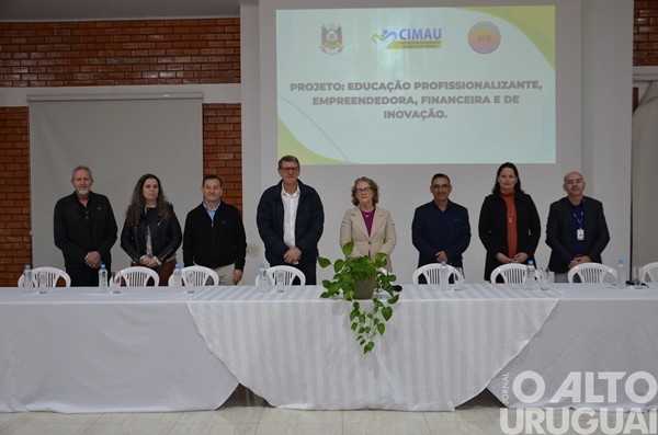 Cimau e Codemau assinam contrato de R$ 554 mil para capacitação de jovens