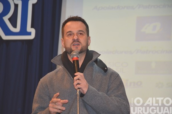 Seminário sobre o Autismo reúne mais de 300 pessoas em FW