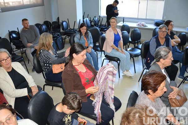 Tricolã promove workshop de tricô e crochê em FW