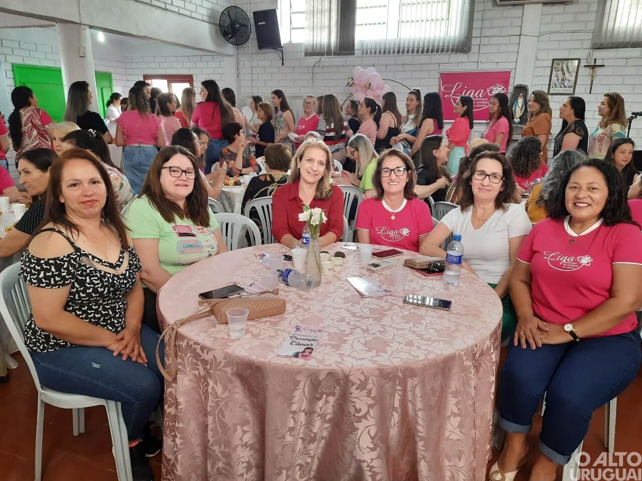 Chá da Liga reúne mulheres em Rodeio Bonito