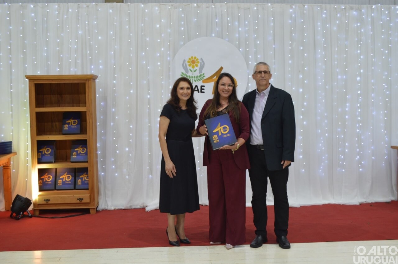 Jantar marca 40 anos da Apae-FW