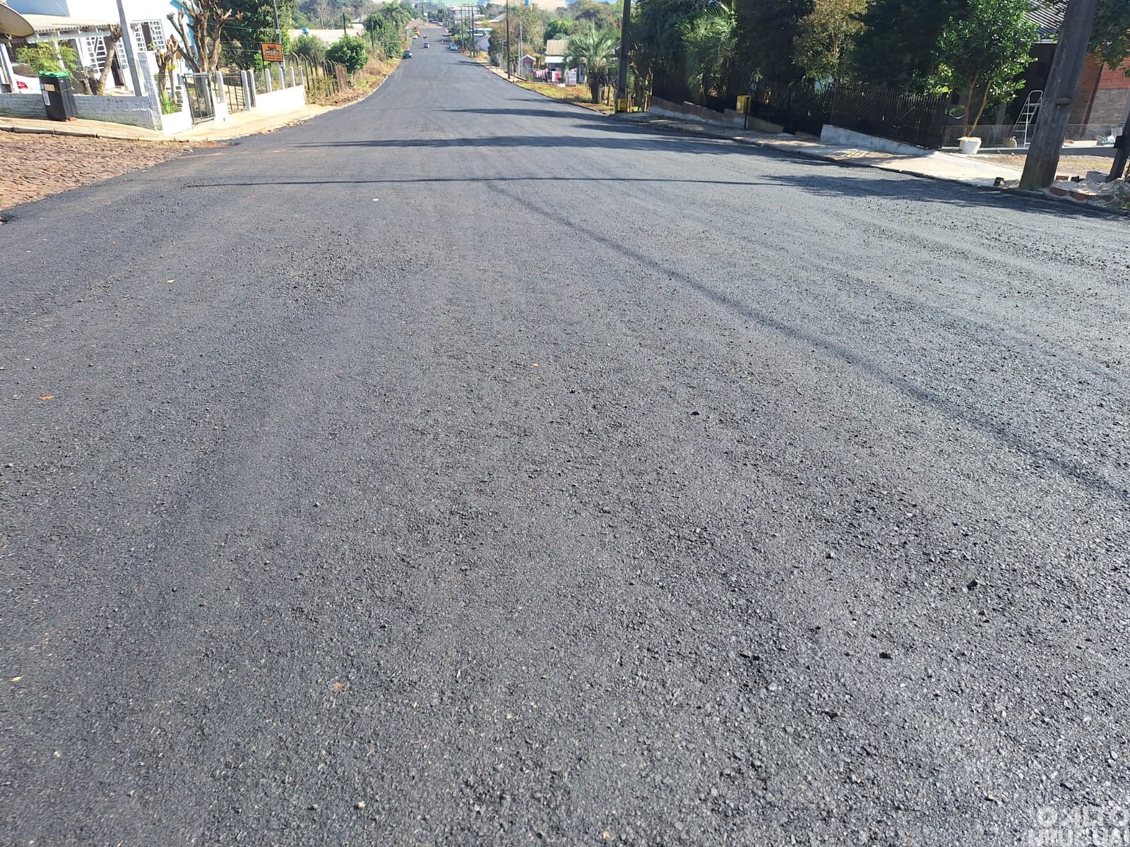 Inicia a pavimentação na avenida Marcelino Zadinello em Cristal do Sul