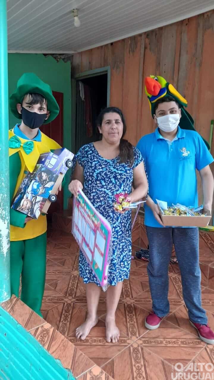 Vereadores mirins promovem ação solidária em Pinhal