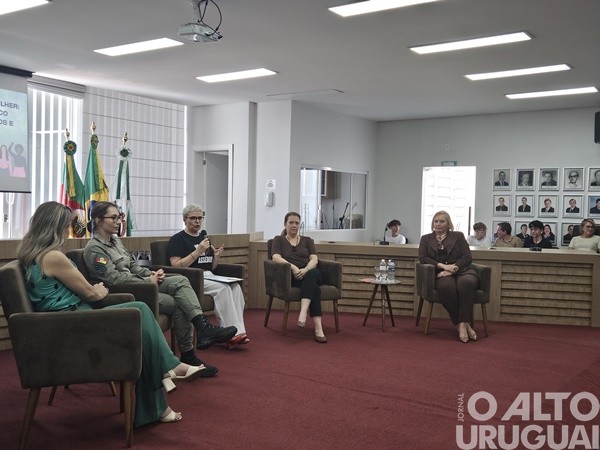 Presidência da Câmara e Procuradoria da Mulher de FW promovem fórum na Câmara