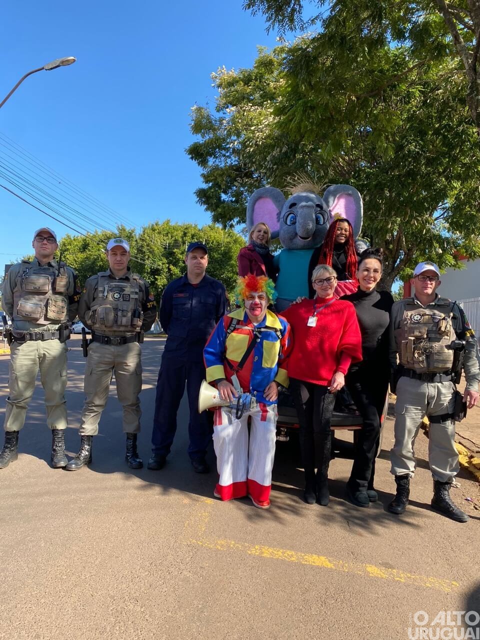 Alunos de FW recebem a visita do Elefante Letrado