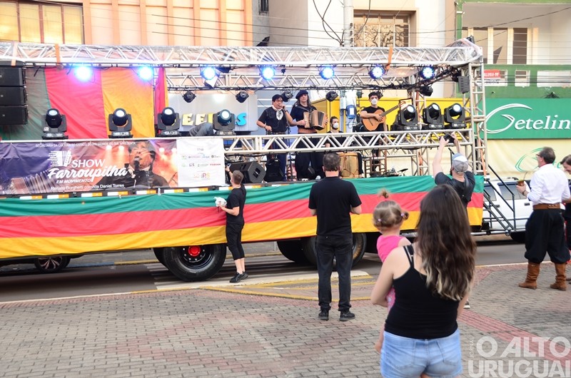 Renato Borghetti e Daniel Torres apresentam show farroupilha em FW