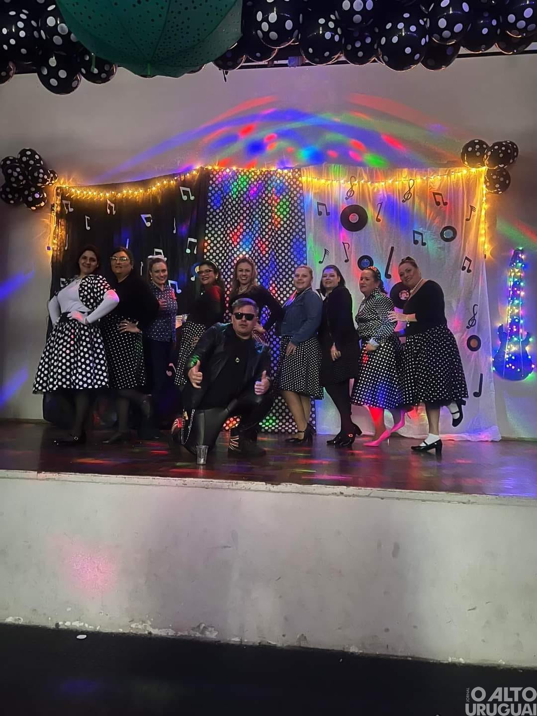 Escola 14 de Maio realiza 1ª Festa dos Anos 60 em Vicente Dutra