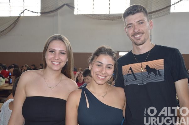 Festa do São Miguel do Braga reúne centenas de pessoas