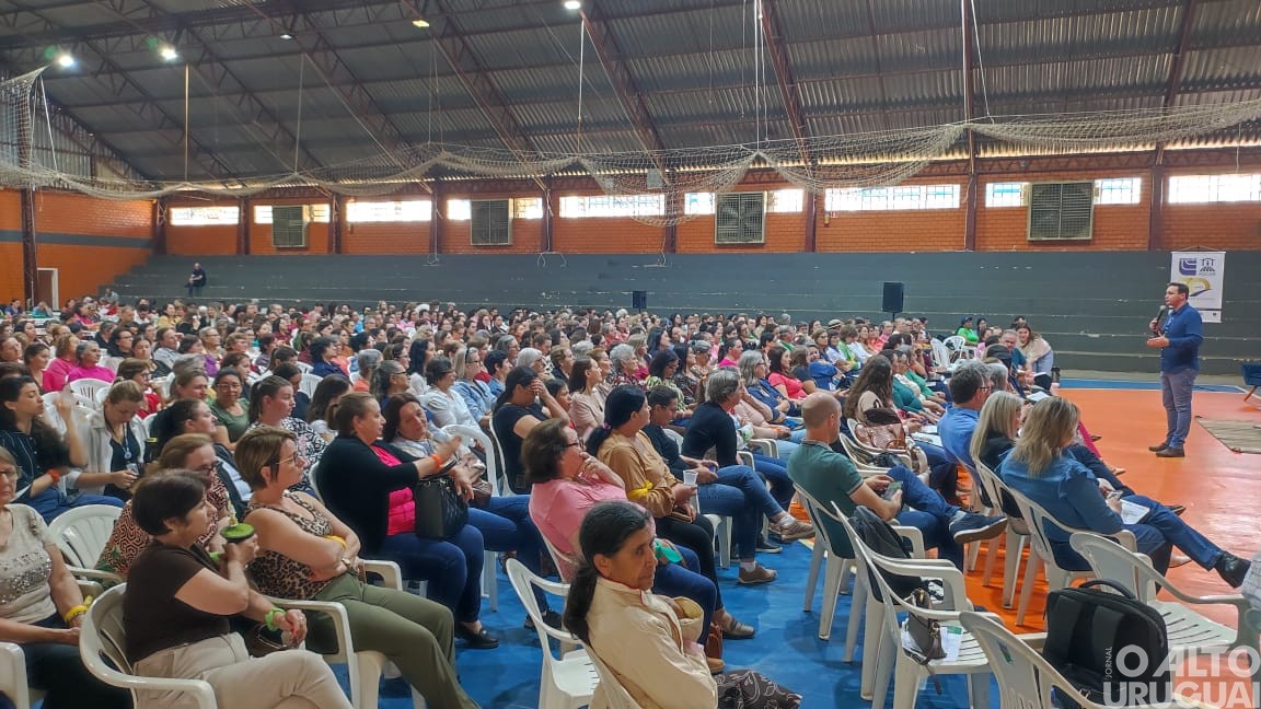 Pinhal sedia encontro regional de mulheres rurais