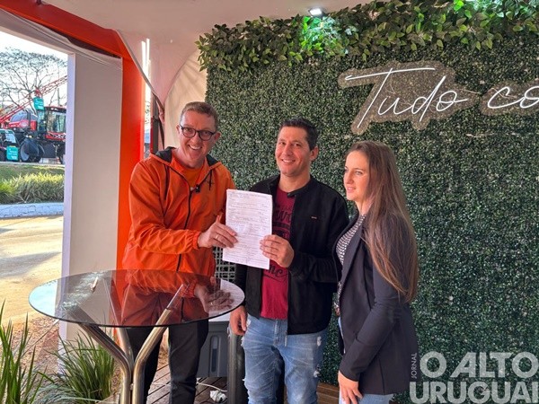 Cresol Raiz está presente na feira com atrações interativas, negócios e presença marcante no agro