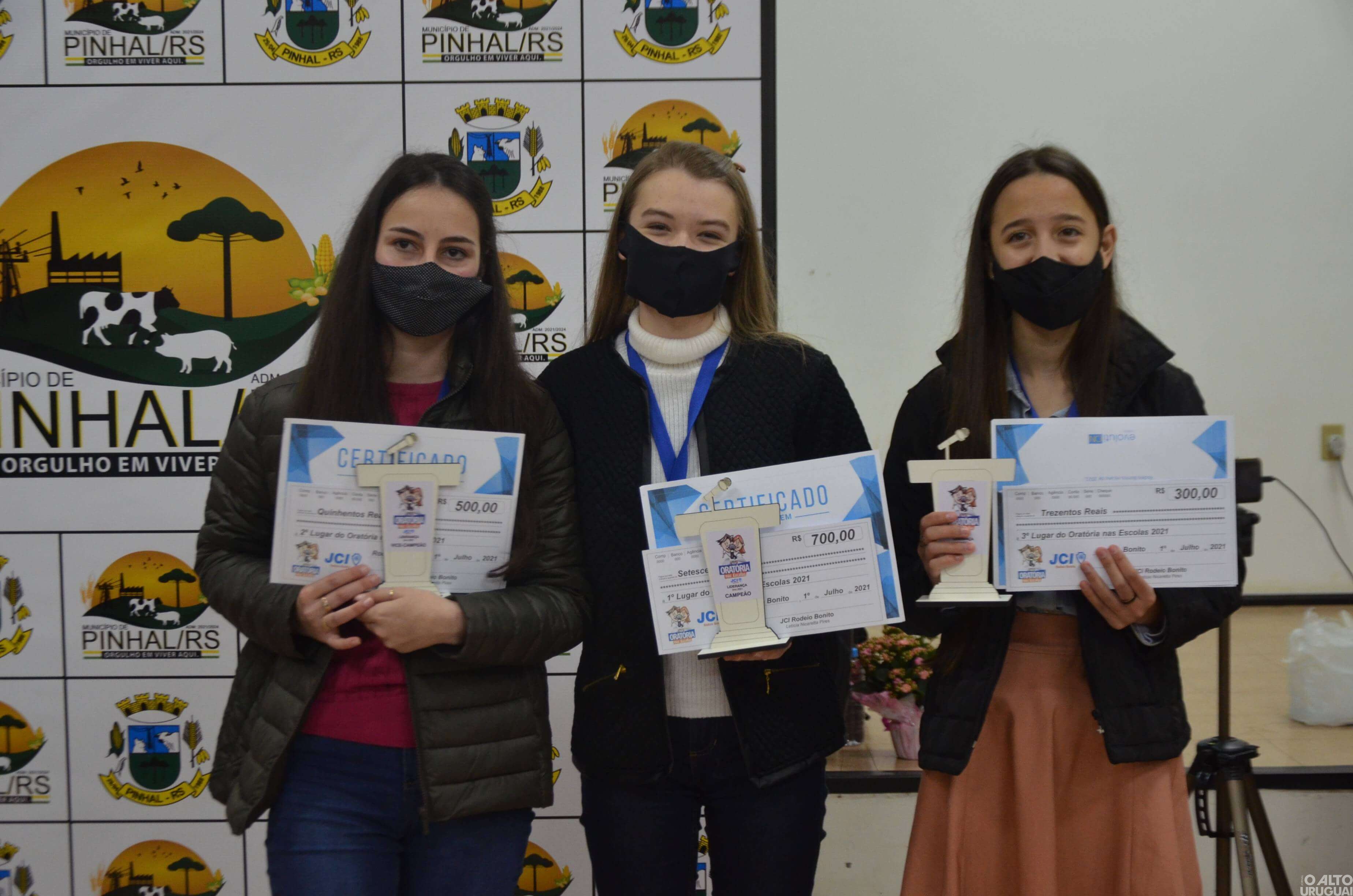 Confira as vencedoras do concurso “Oratória nas Escolas”