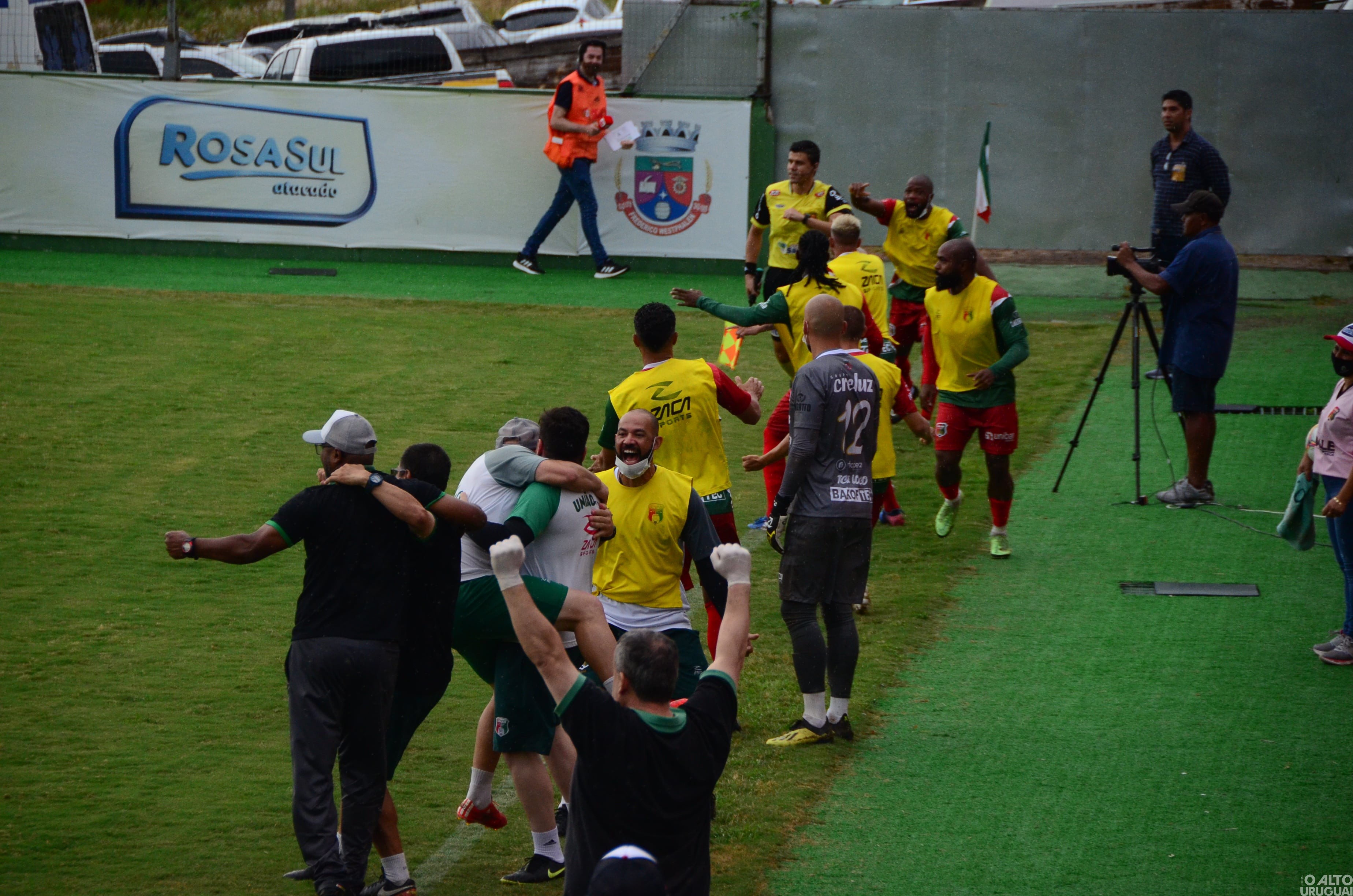 União-FW goleia e é campeão da Divisão de Acesso