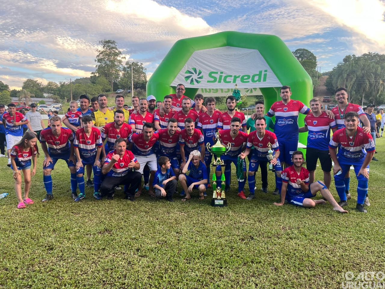 Pinhalense e União Cerrograndense são campeões da Taça Sicredi