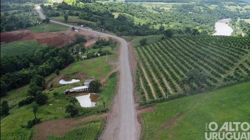 Avança acesso asfáltico entre FW e Ametista do Sul