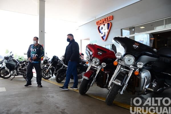 Grupo de motociclistas visita região em viagem de mais de dois mil quilômetros