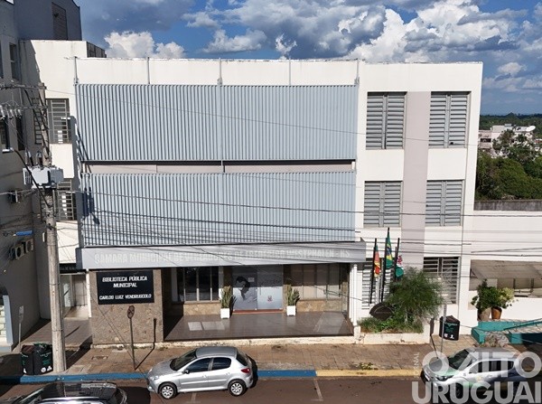 Câmara de Vereadores de FW abre processo seletivo para auxiliar de serviços gerais