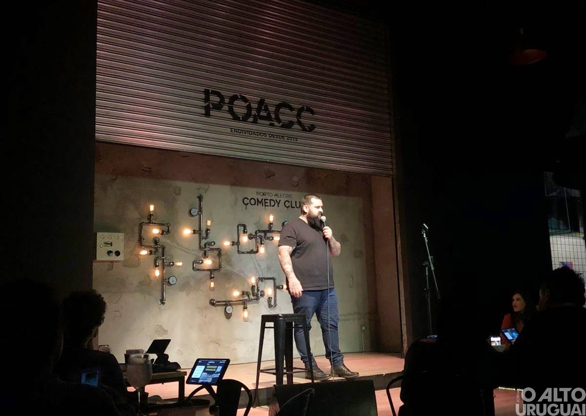 Tiano Ott participa do POA Comedy Club