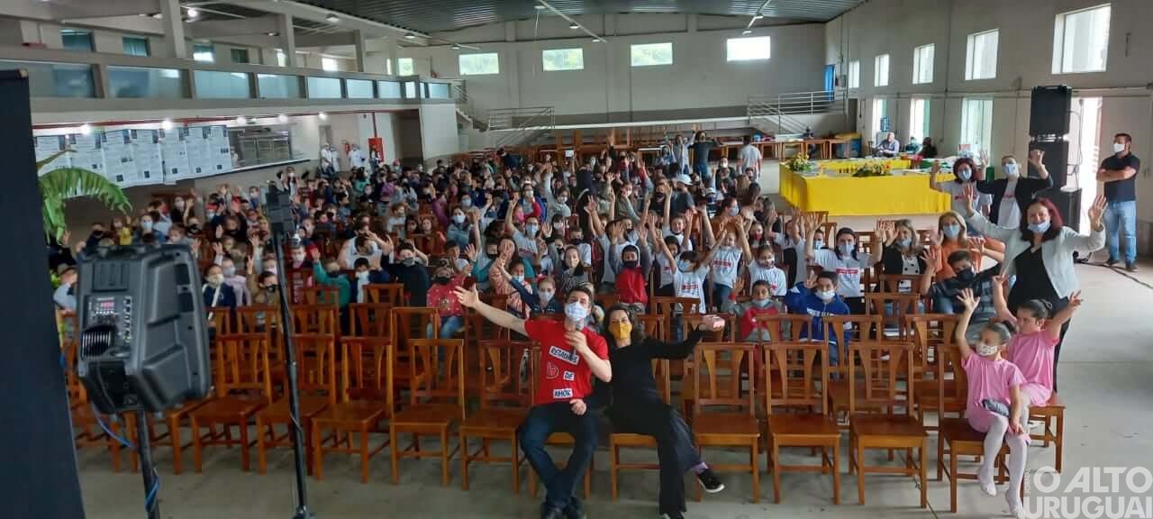 Taquaruçu do Sul: Ciranda Literária homenageia crianças, professores e funcionários públicos