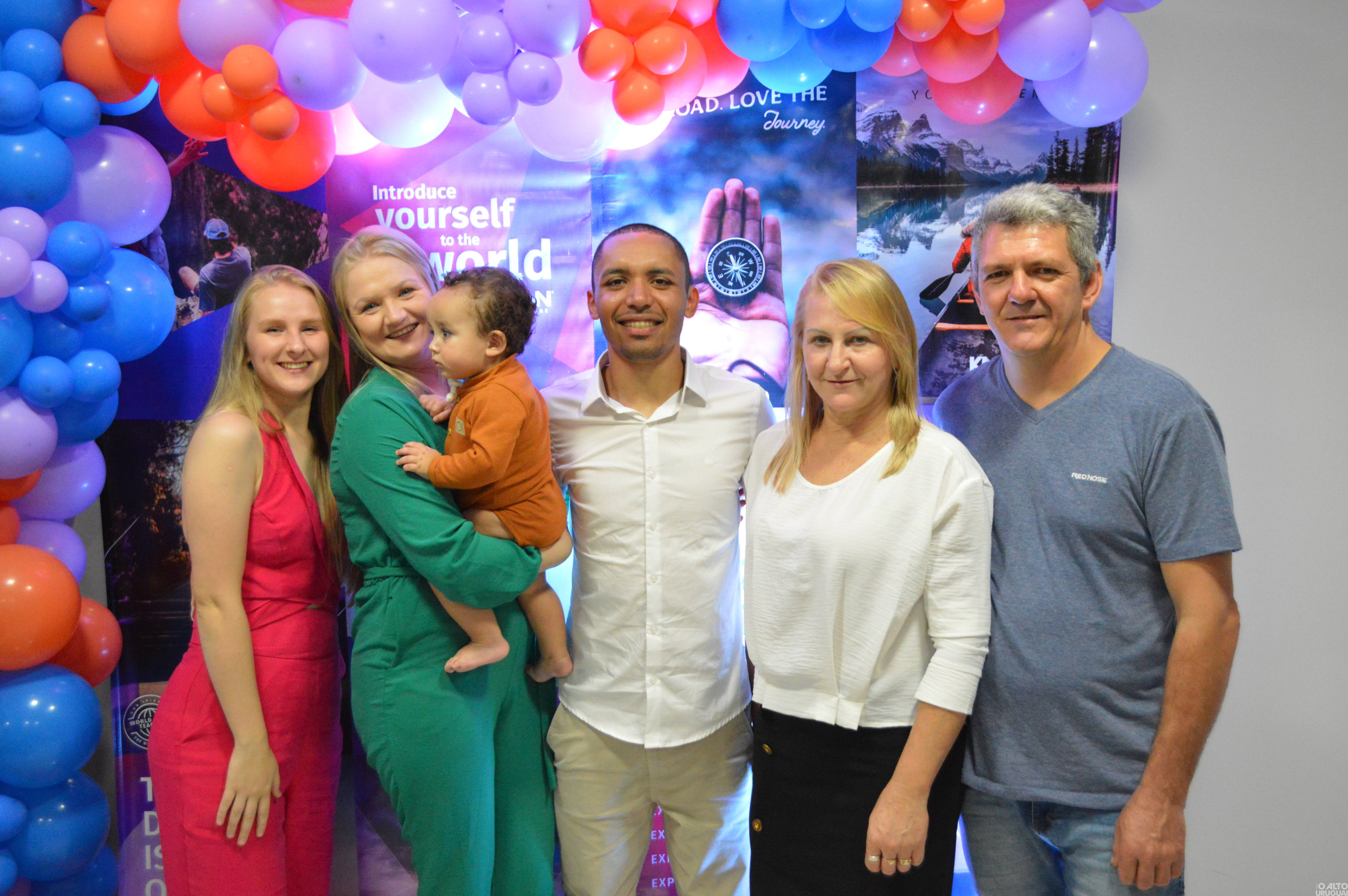 Com cerca de 400 alunos a KNN forma suas primeiras turmas de inglês em FW