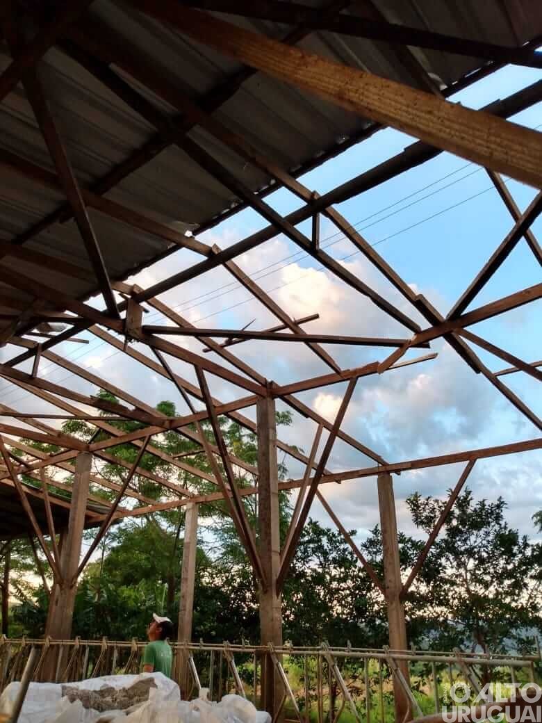 Ventos fortes causam estragos na região