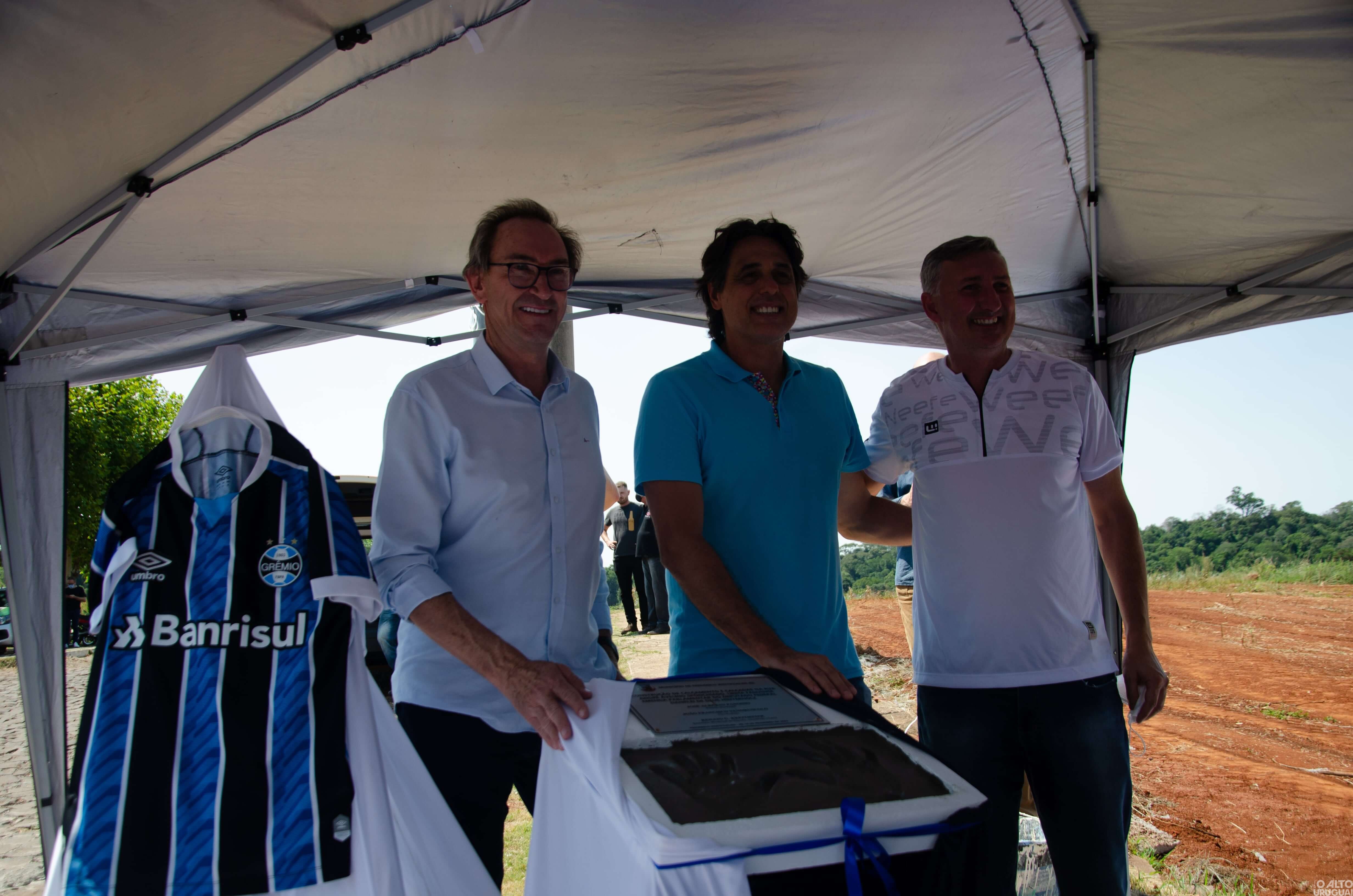 Secretário estadual do Esporte e Lazer visita obra em Frederico Westphalen