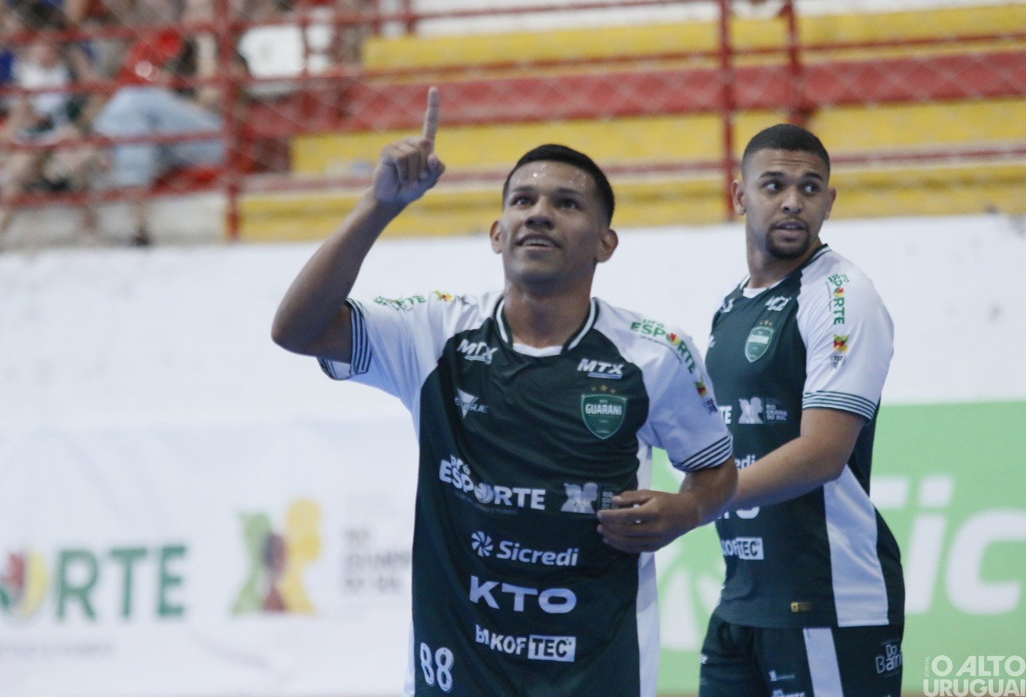 Guarani Futsal renova com Leozinho