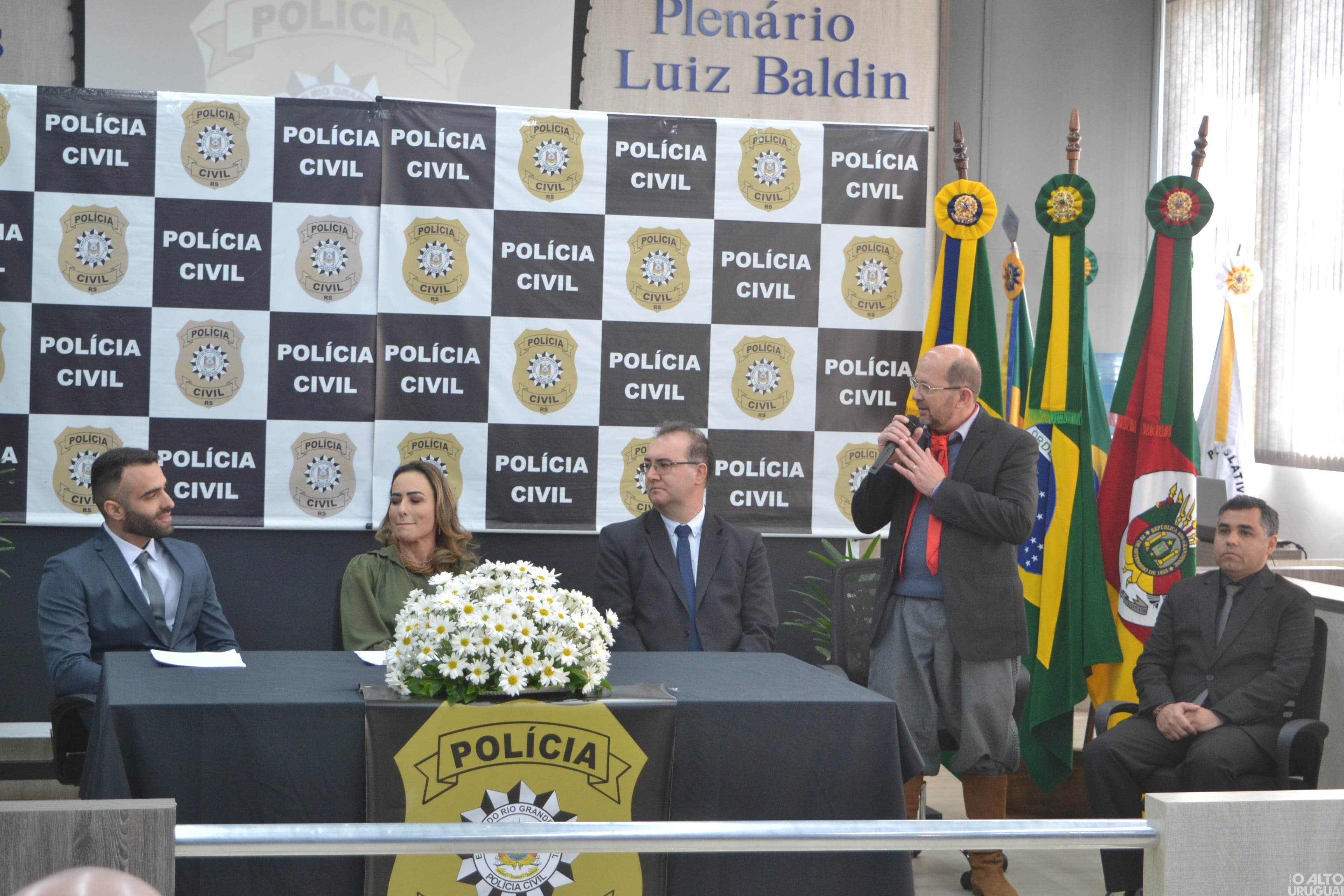 Novo delegado titular de Iraí toma posse