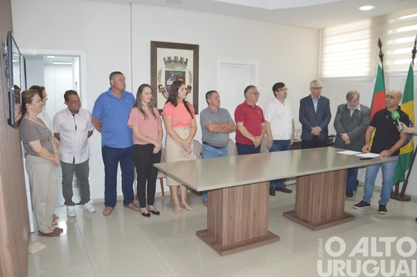 Prefeitura de FW apresenta selo e programação comemorativos aos 70 anos