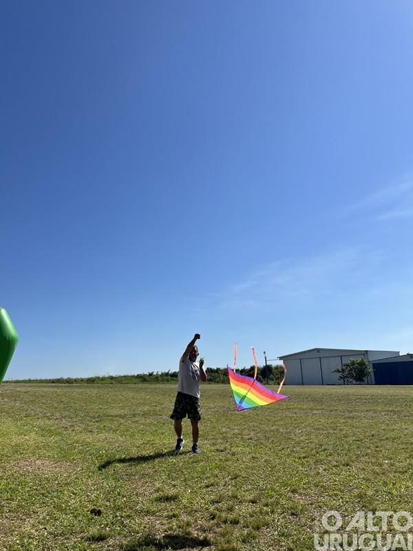 “Ventos de alegria” deixam colorido o céu de FW