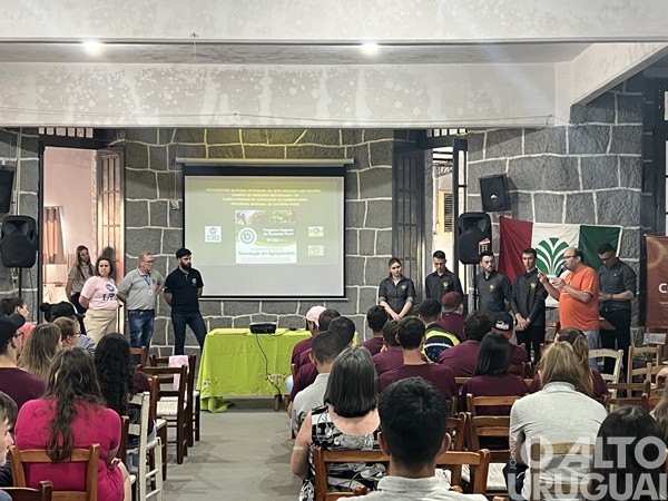 URI/FW realiza em Iraí Seminário de Projetos Profissionais e de Vida dos alunos