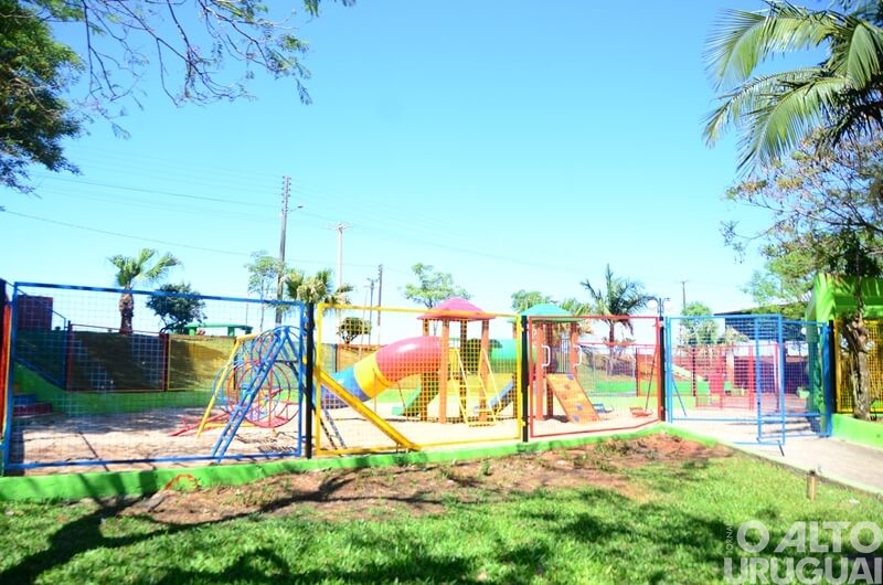 Dois Irmãos das Missões: Praça João Alberto de Oliveira recebe investimentos em infraestrutura